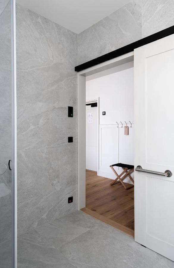 Runo Hotel Porvoo Exterior foto A modern interior door