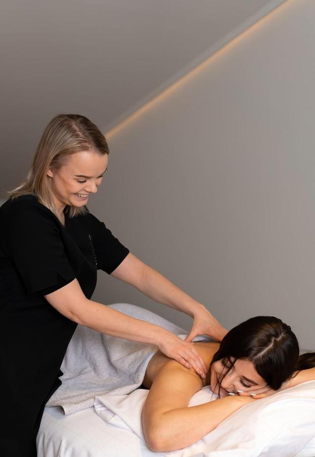 Runo Hotel Porvoo Exterior foto A chiropractor treating a patient